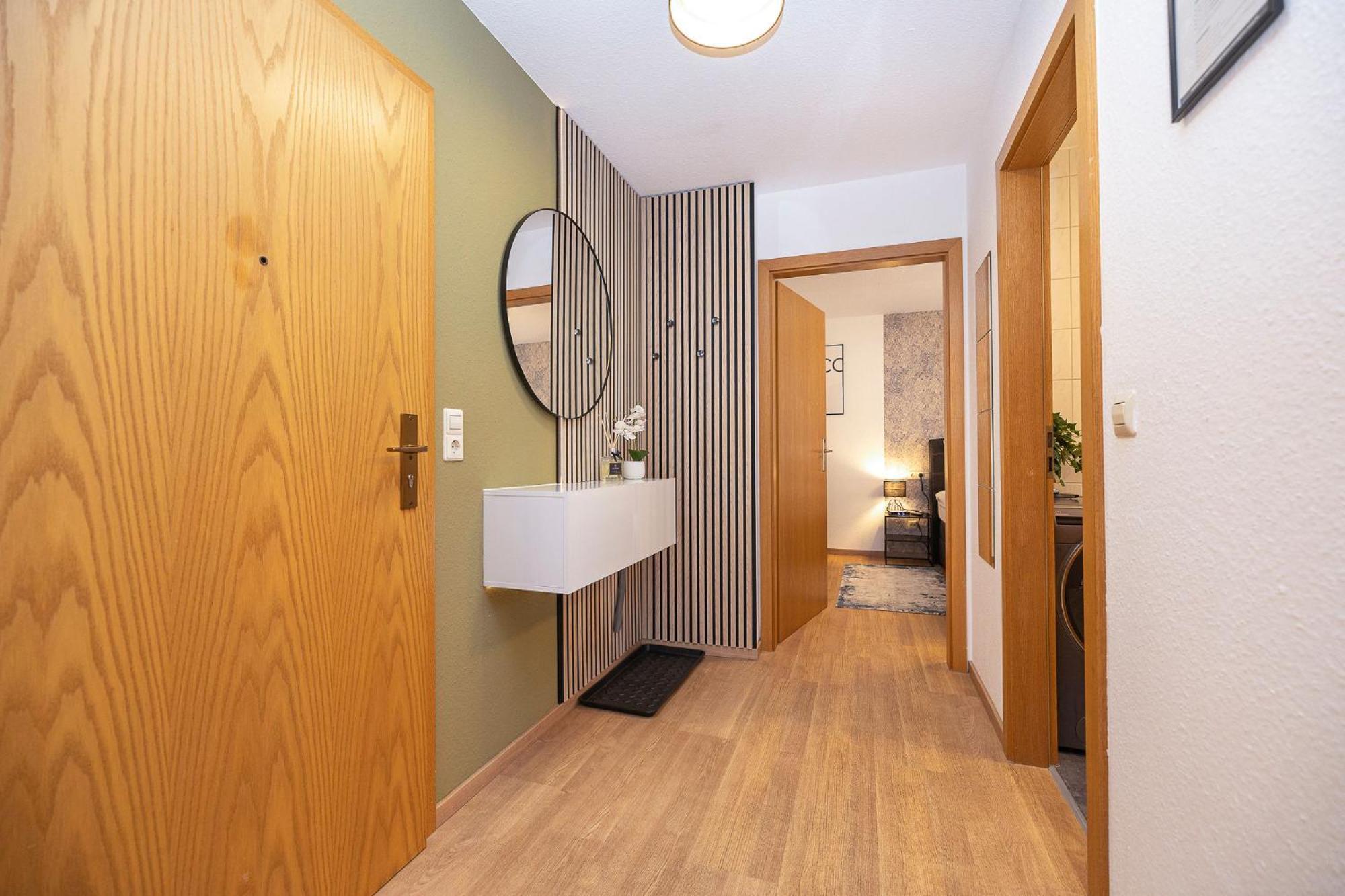 Luxx Home Bc, Zentral - Fuer 4 Personen - Balkon - Parken - Voll Ausgestattete Kueche Biberach an der Riß Esterno foto